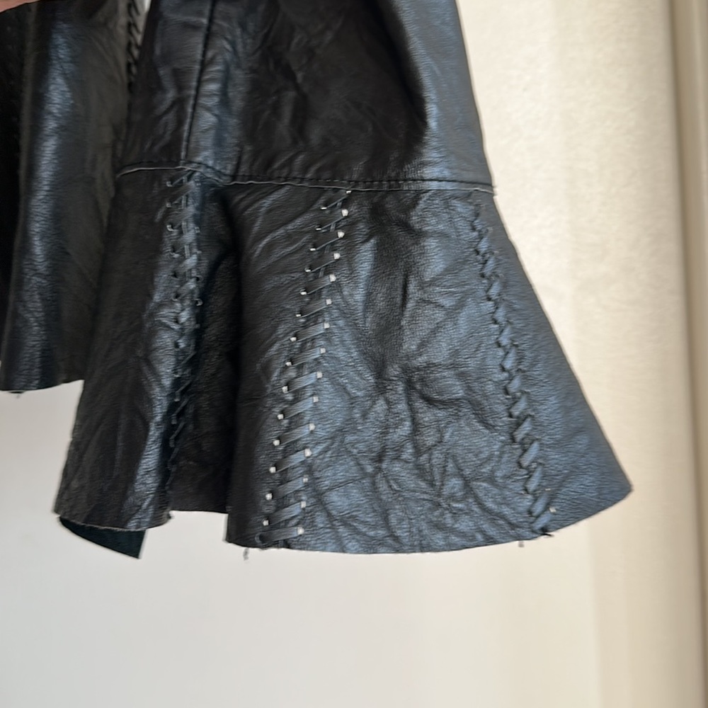 Leather jacket - Picture 4 of 17